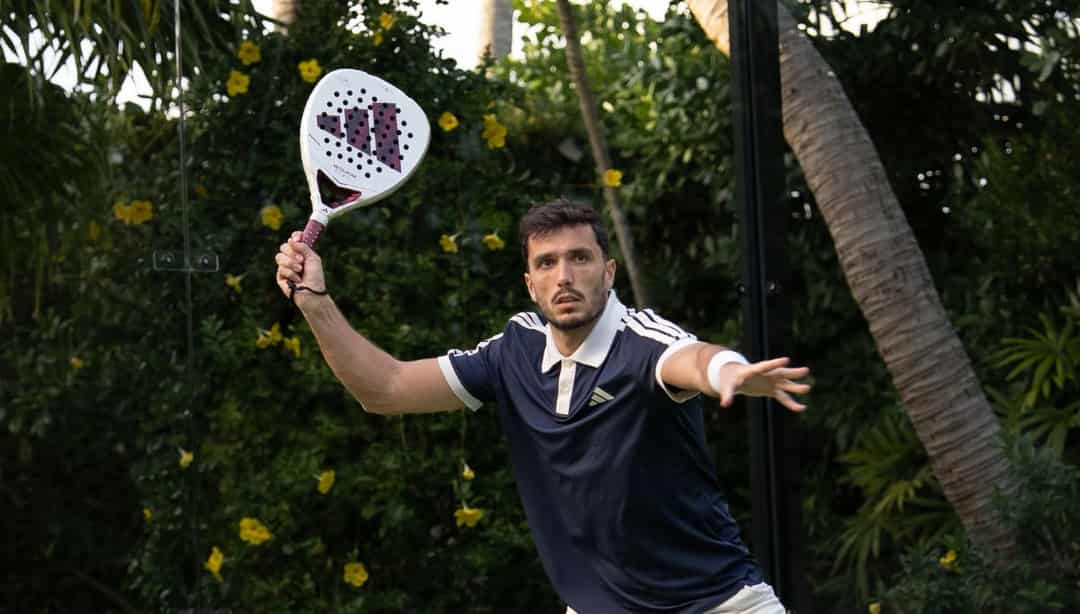 adidas Metalbone Reserve 2026 padelracket in zwart-goud design