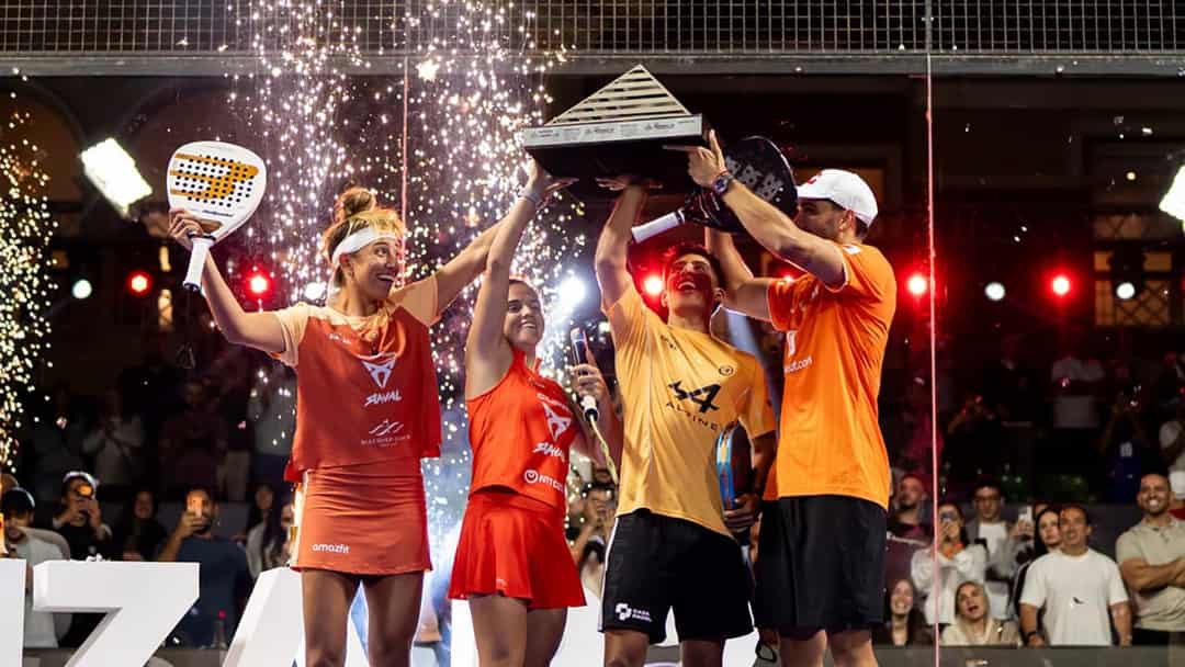 Paula Josemaría en Bea González vieren hun titel op het Premier Padel NewGiza P2 toernooi