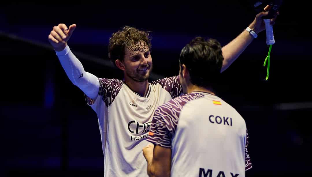 Coki Nieto en Mike Yanguas vieren een overwinning op de Comunidad de Madrid Premier Padel P1 2026