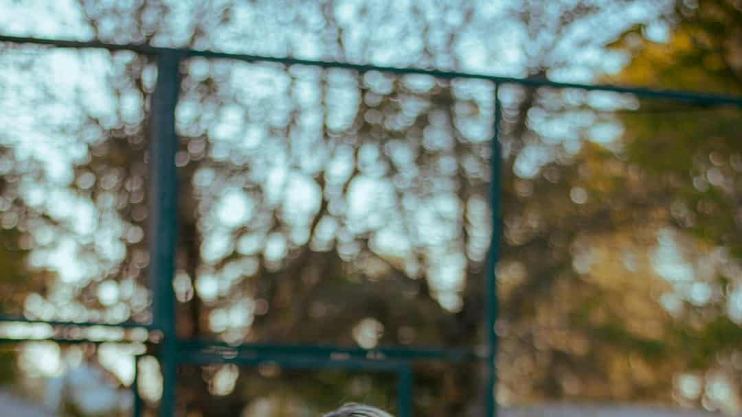 Vrouwelijke padel spelers in actie