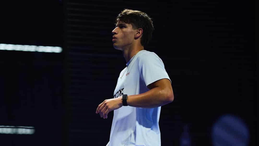 Padelspeler van Paraguay op de baan tijdens de Zuid-Amerikaanse WK-kwalificatie in Asuncion