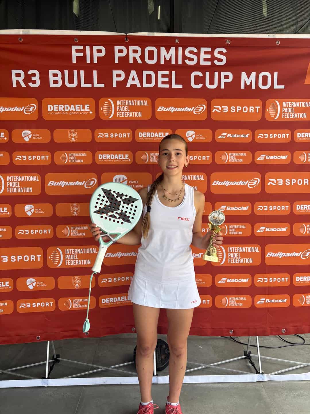 Eleana Bakker wint FIP Promises R3 Bull Padel Cup Mol 2026 onder 14